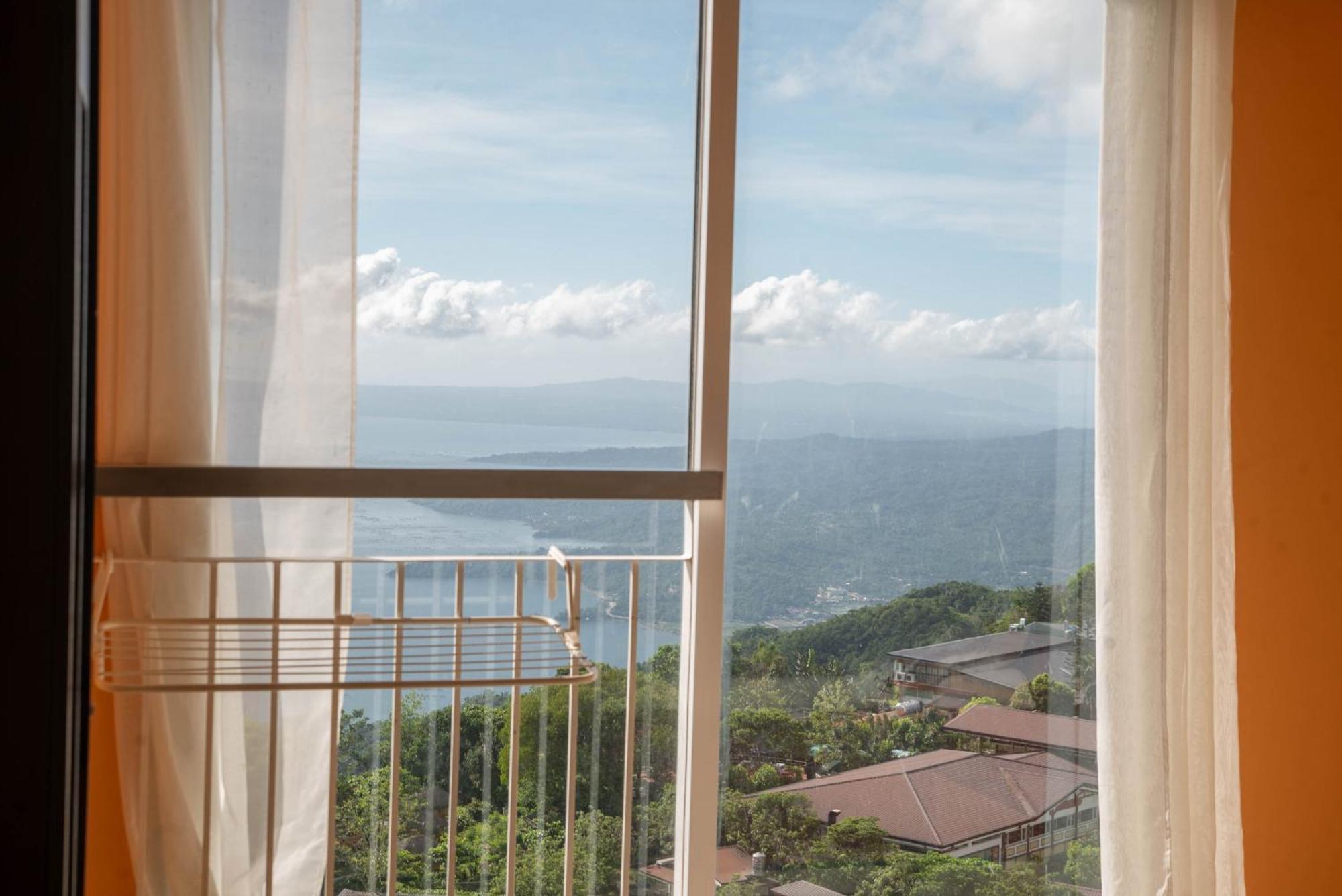 Wind Residences For Rent - Luiice Tagaytay City Esterno foto