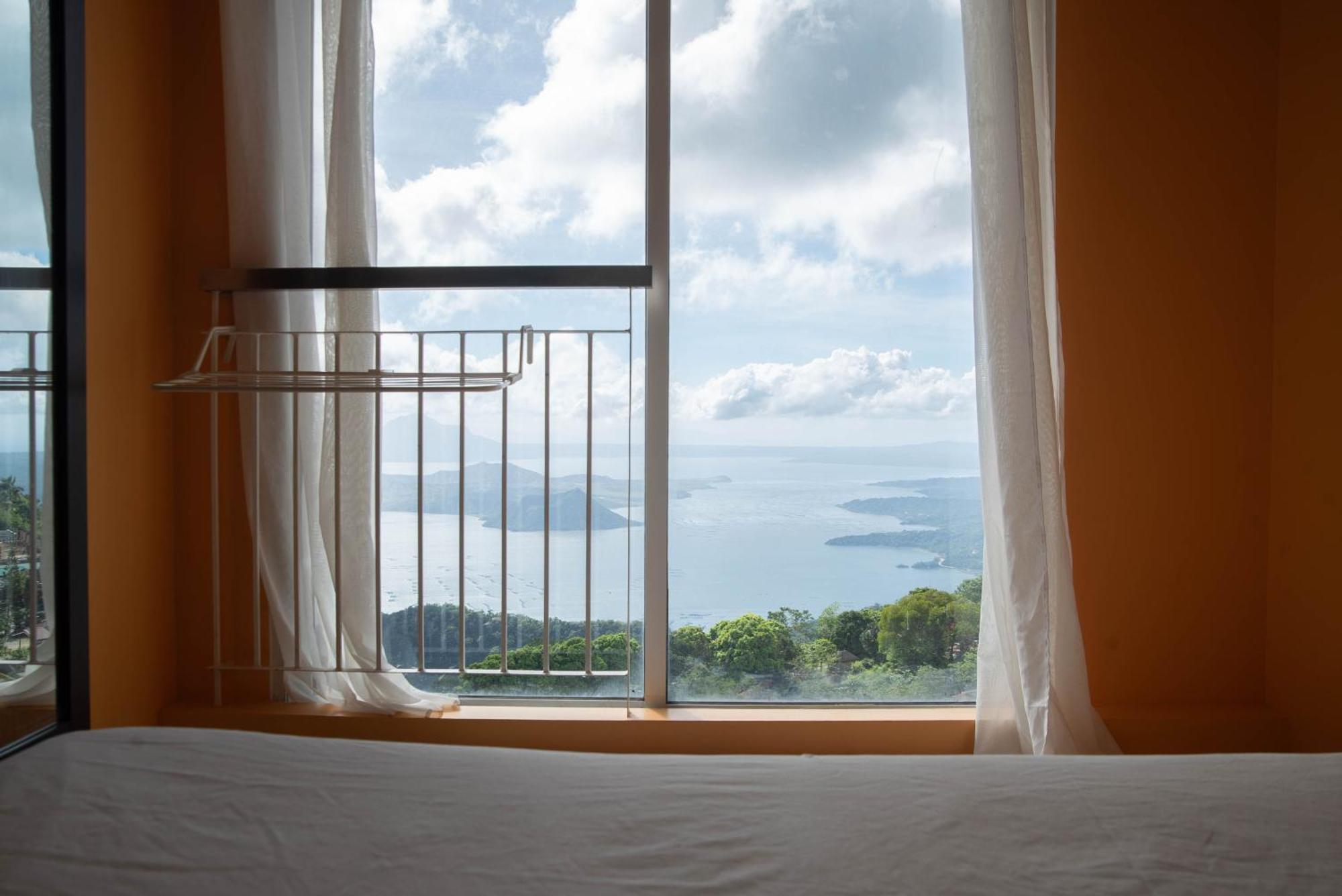 Wind Residences For Rent - Luiice Tagaytay City Esterno foto