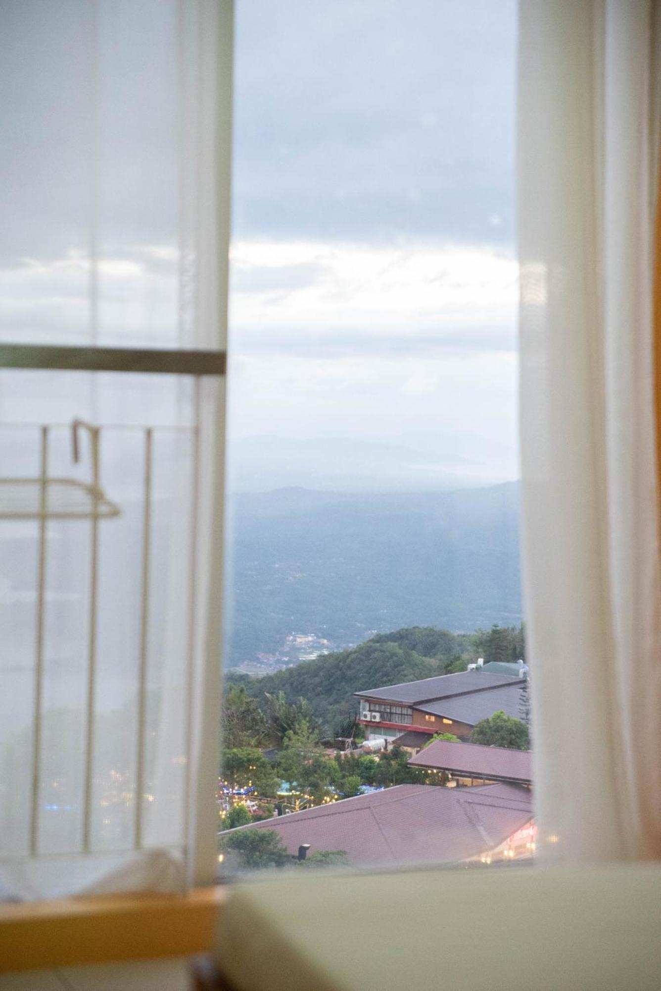 Wind Residences For Rent - Luiice Tagaytay City Esterno foto
