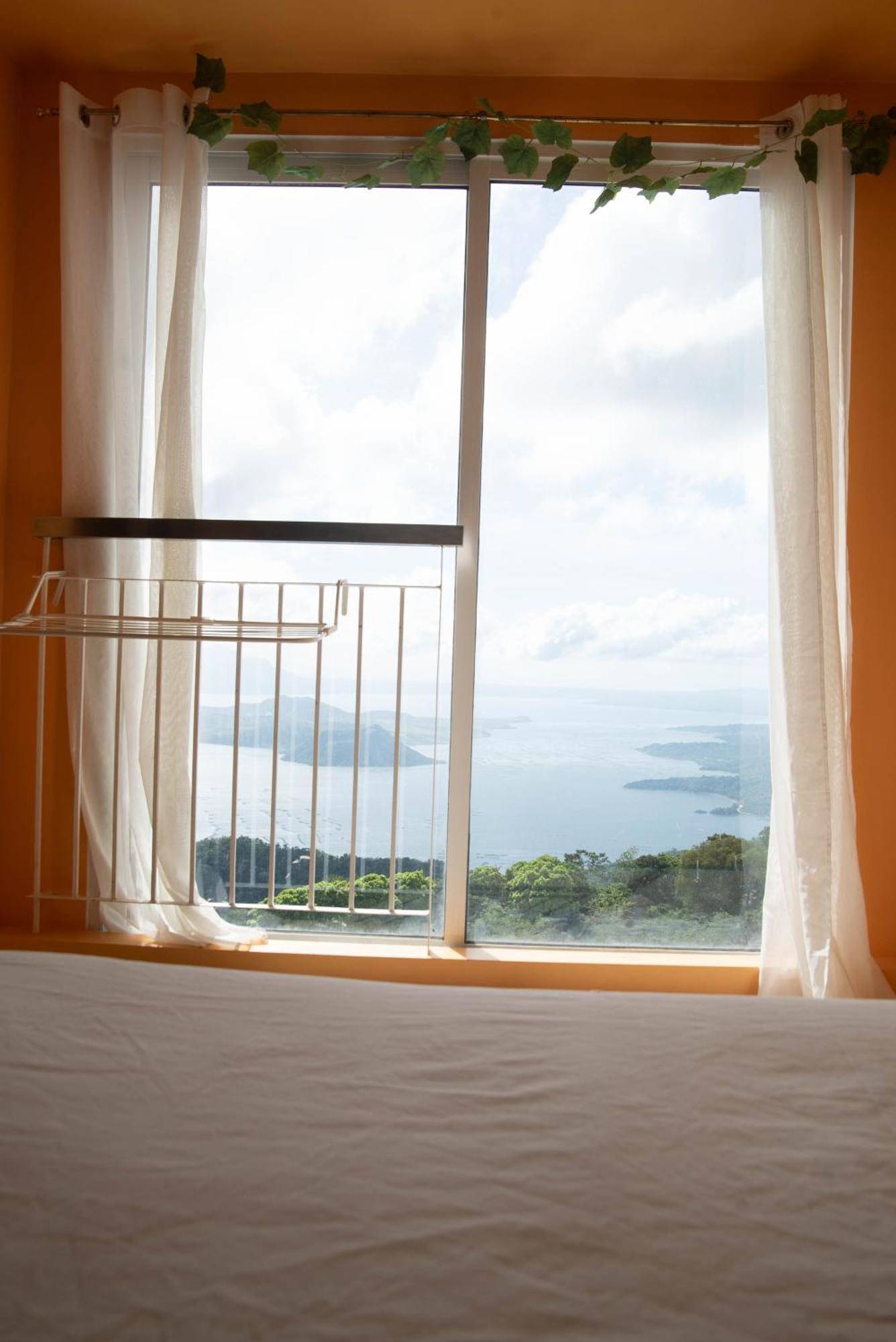 Wind Residences For Rent - Luiice Tagaytay City Esterno foto