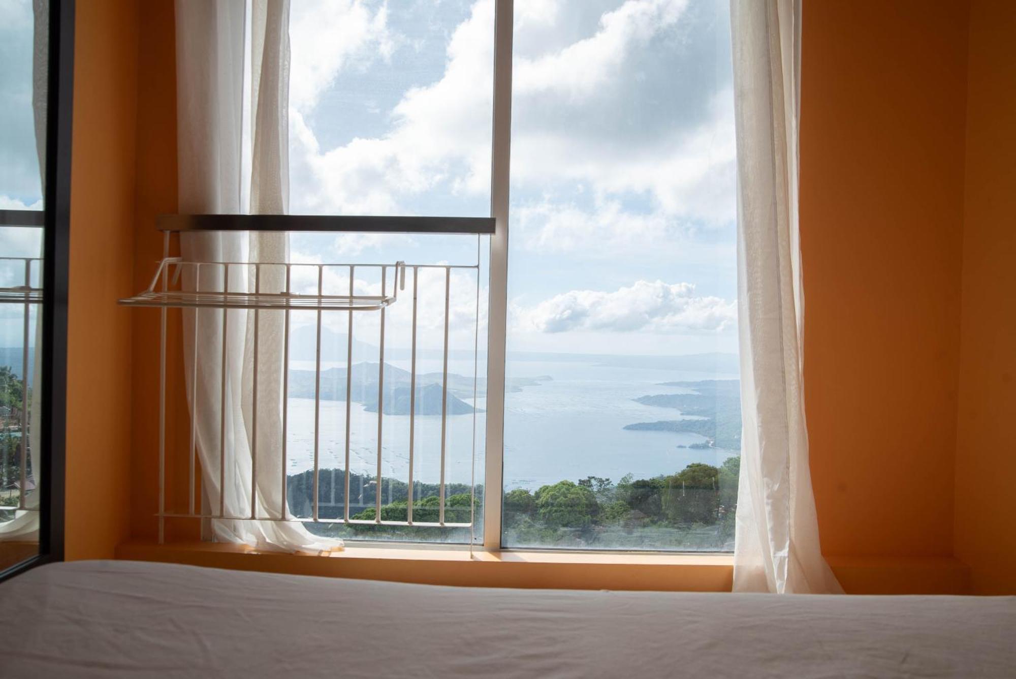 Wind Residences For Rent - Luiice Tagaytay City Esterno foto