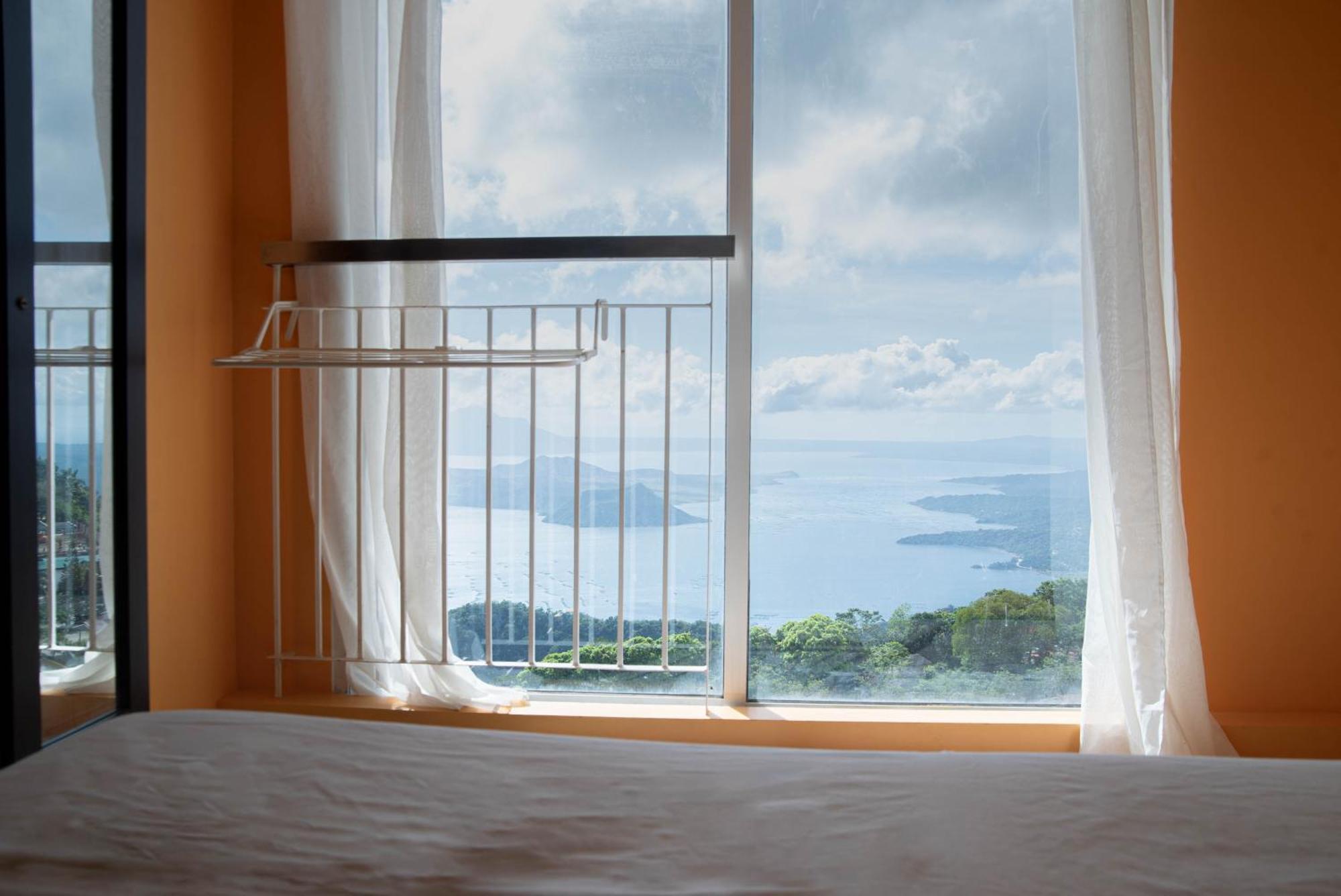 Wind Residences For Rent - Luiice Tagaytay City Esterno foto
